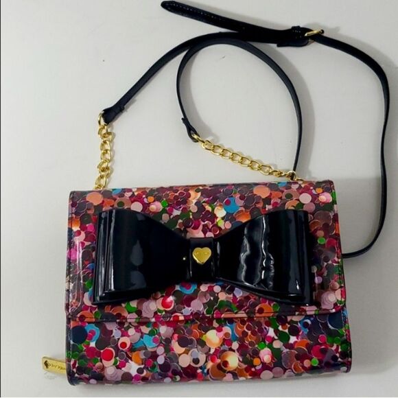 BETSY JOHNSON Bag Crossbody Xodanie Rainbow Patent Leather Bow Multicolor - Picture 1 of 10